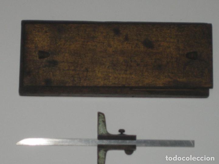 Antig&uuml;edades: ANTIGUO PIE DE REY CON SU CAJA - Foto 1