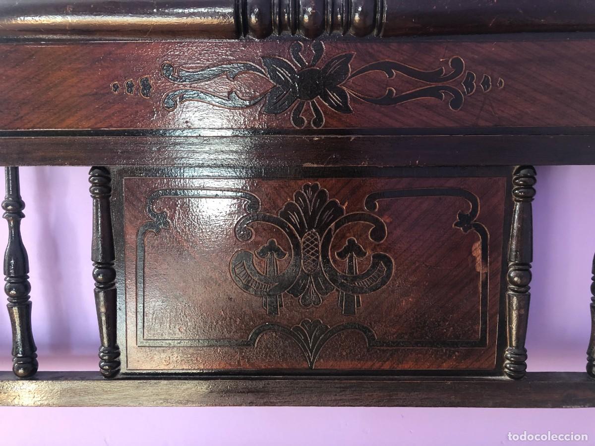 Antig&uuml;edades: Cabecero antiguo de madera tallado - Foto 2
