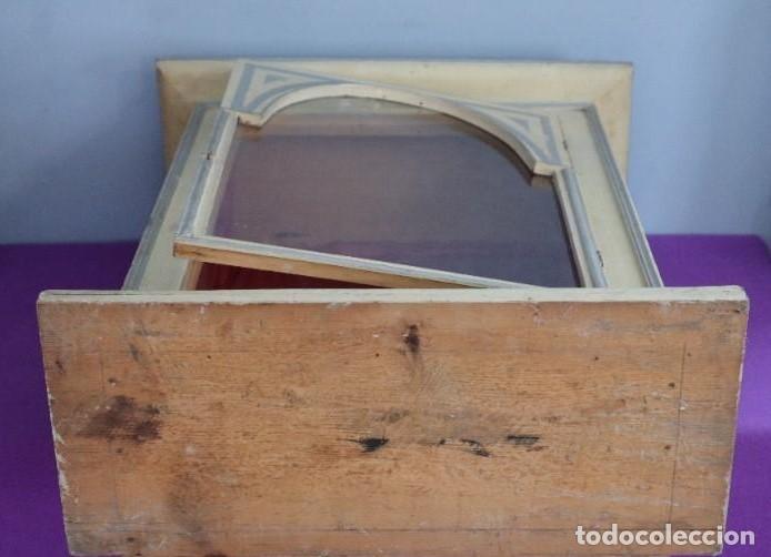 Antig&uuml;edades: CAPILLA-HORNACINA MADERA POLICROMADA - Foto 6