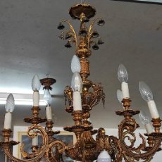 Antigüedades: PRECIOSA LAMPARA DE TECHO - 15 LUCES - BRONCE Y METAL CINCELADO - CON ANGELITOS