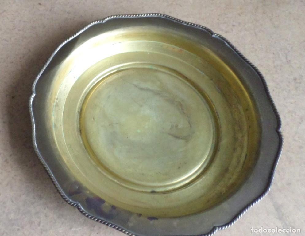 Antig&uuml;edades: Bandeja con tapa para servir de lat&oacute;n - Foto 4