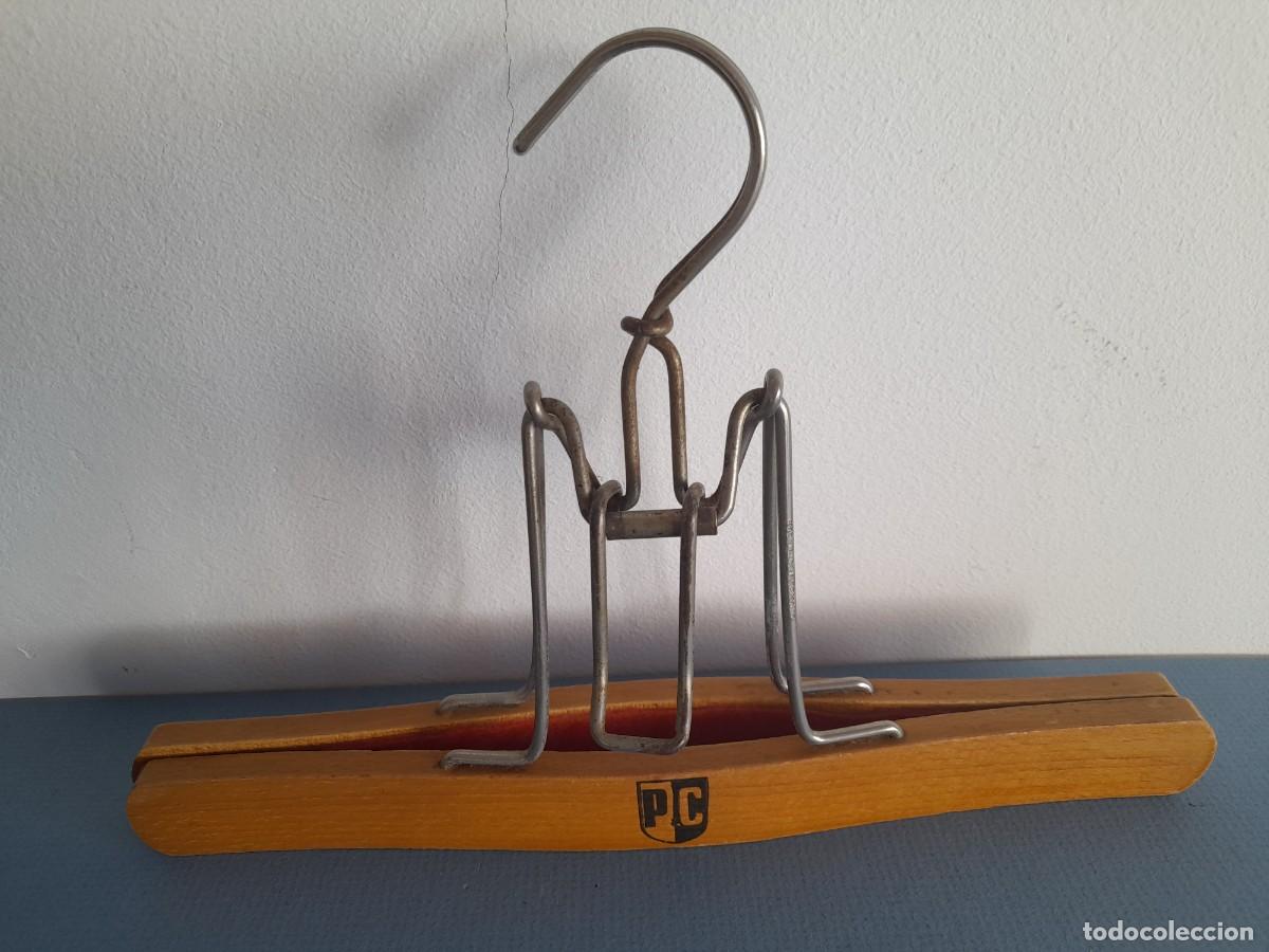 Antig&uuml;edades: perchero a presion, PC, 26cm aprox la parte de madera - Foto 1