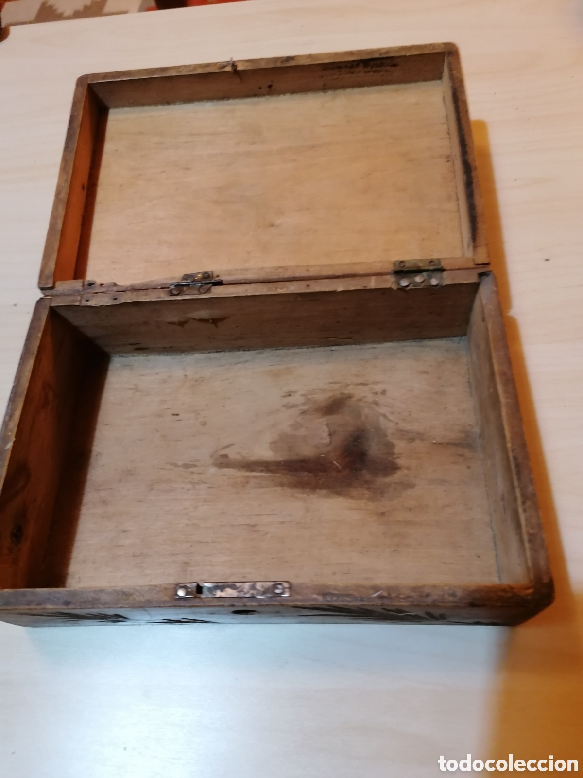 Antig&uuml;edades: Antigua caja de madera tallada - Foto 3