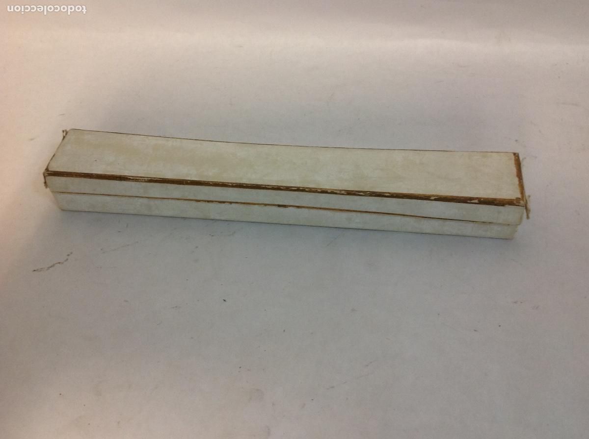 Antig&uuml;edades: Caja para abanico de carton - Foto 1