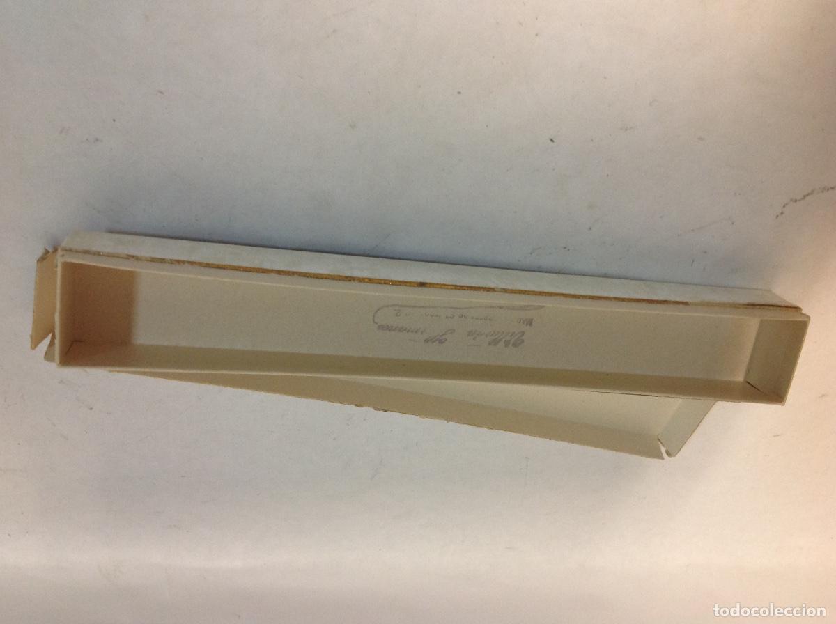 Antig&uuml;edades: Caja para abanico de carton - Foto 2