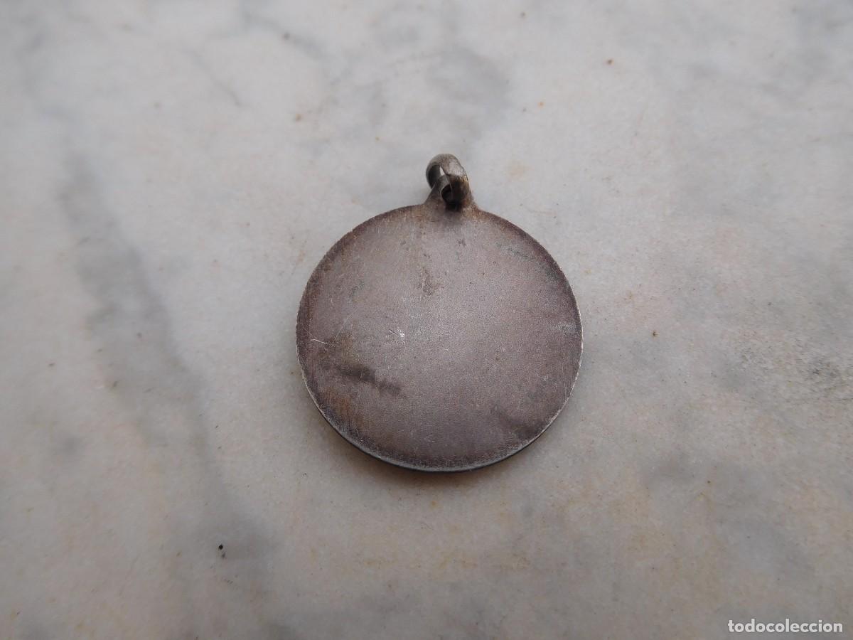 Antig&uuml;edades: Medalla de plata Ntra. Sra. del Claustro - Foto 2