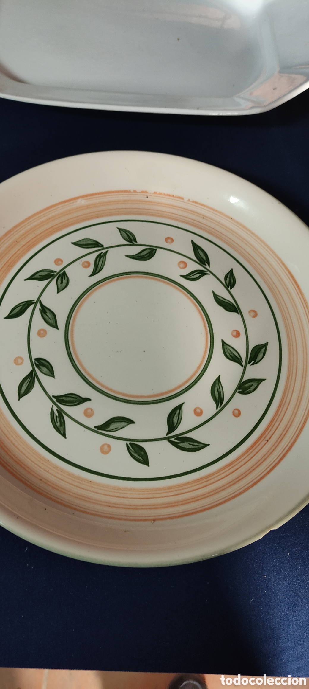 Antig&uuml;edades: LOTE DE BANDEJAS Y PLATO - Foto 2