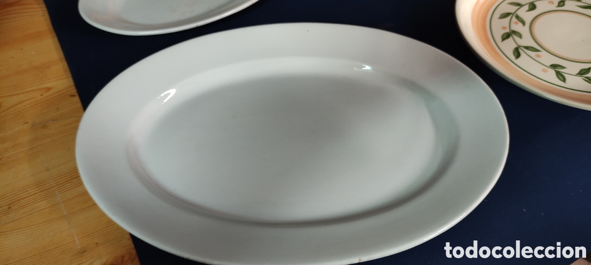 Antig&uuml;edades: LOTE DE BANDEJAS Y PLATO - Foto 6