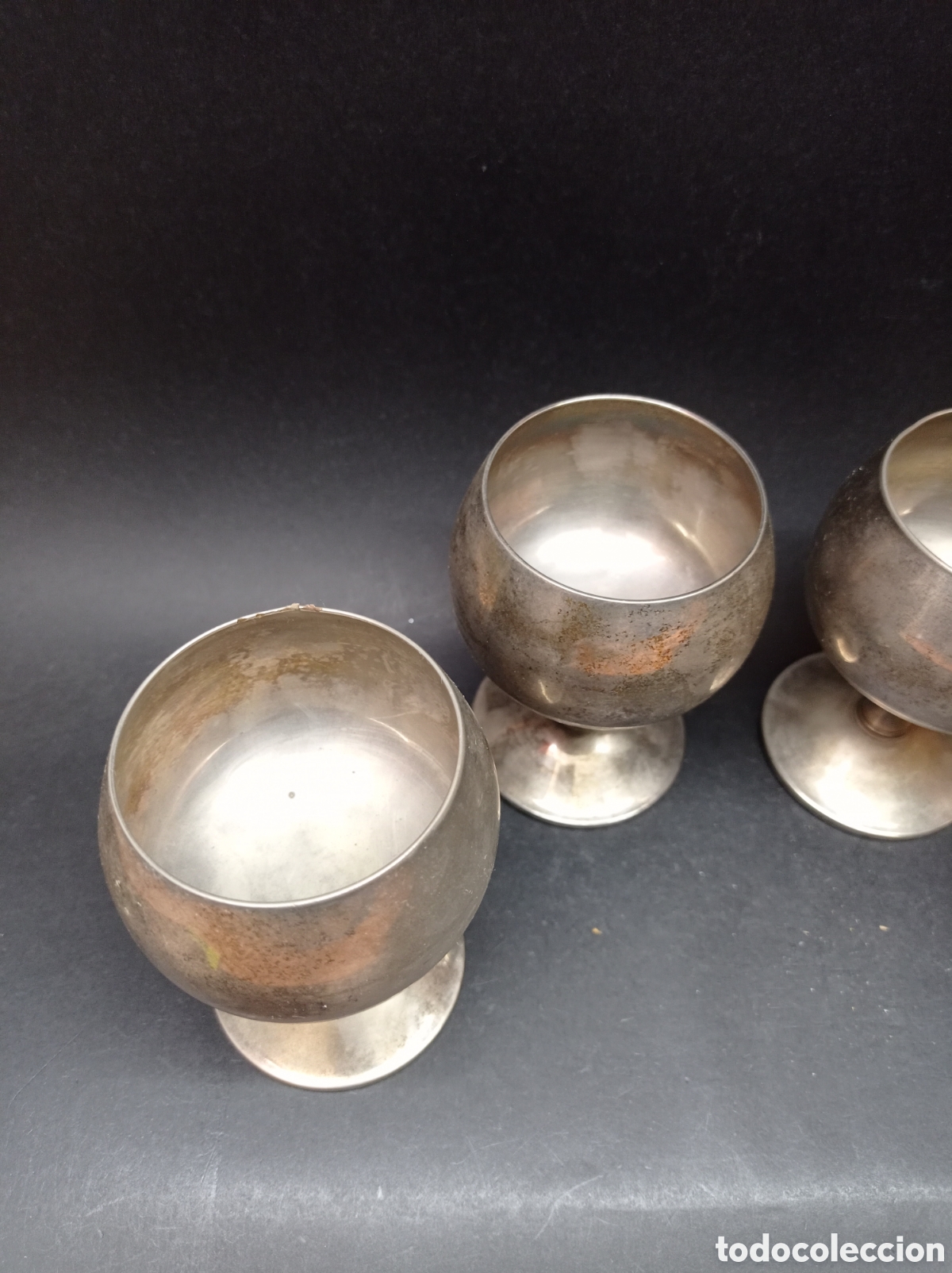 Antig&uuml;edades: 4 copas para licor metalicas - Foto 5