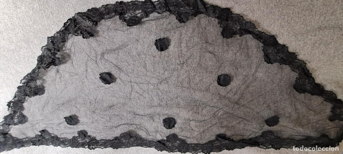 Antig&uuml;edades: Velo bordado triangular negro - Foto 20
