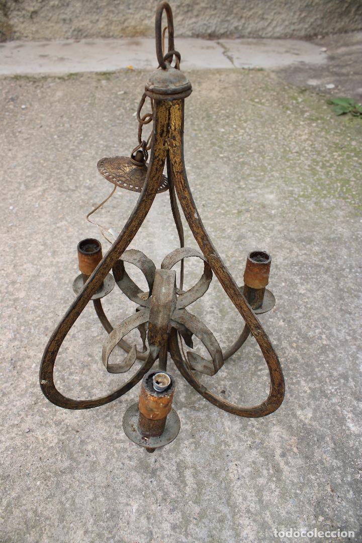 Antig&uuml;edades: lampara de techo de forja dorada - Foto 4