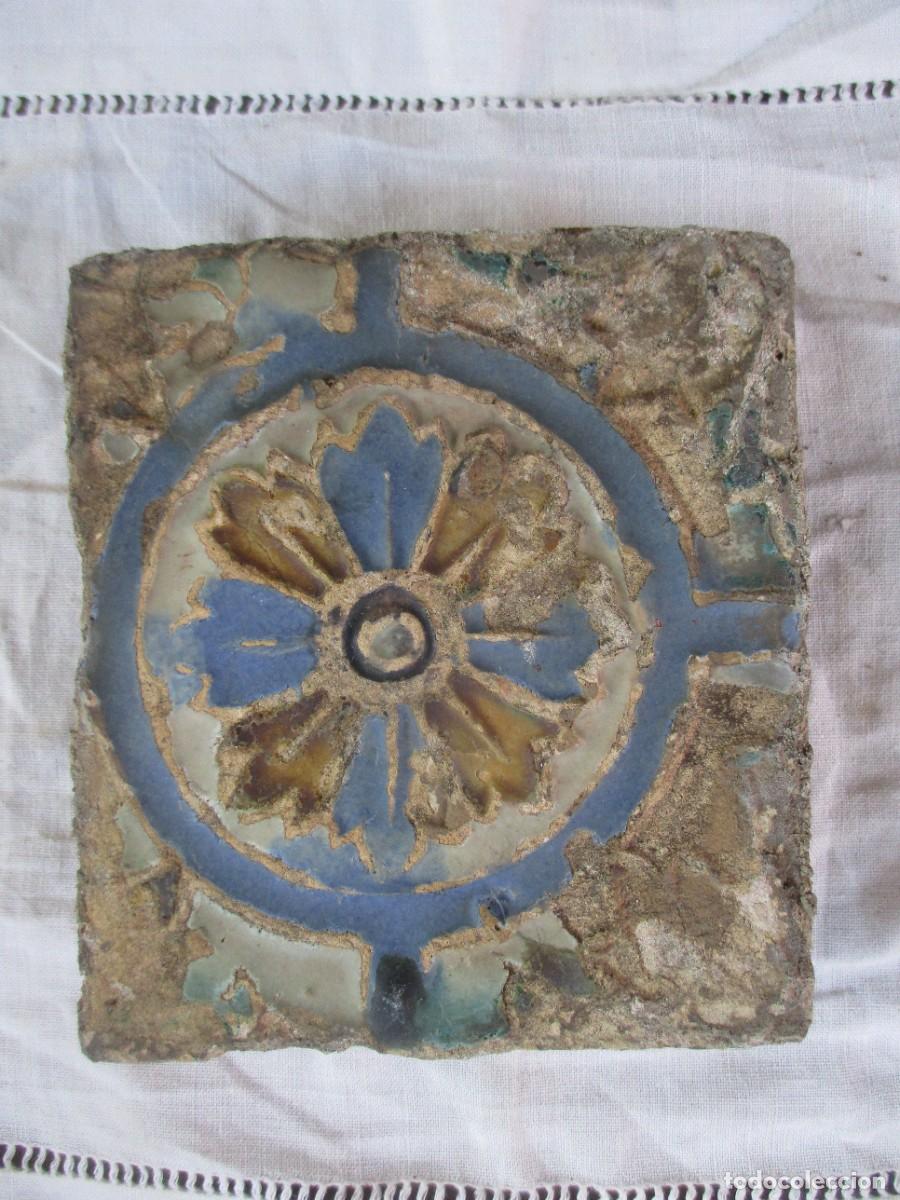 Antig&uuml;edades: Azulejo de Triana siglo XVI - Foto 1