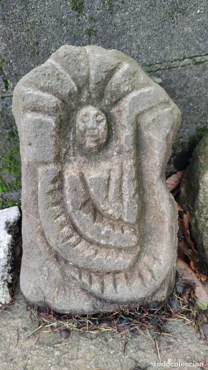 Antig&uuml;edades: Talla r&uacute;stica en piedra &rdquo;Santa de la suerte&rdquo; // jrsanchezantiques