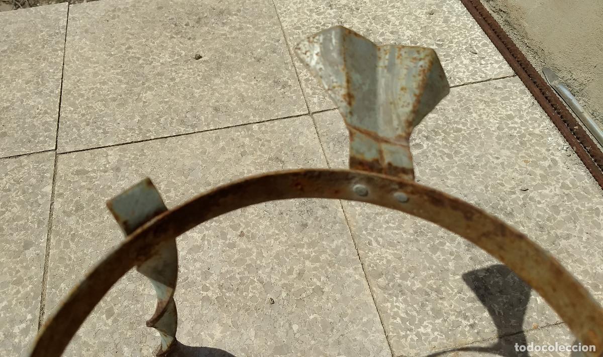 Antig&uuml;edades: Macetero en hierro forjado - Foto 6