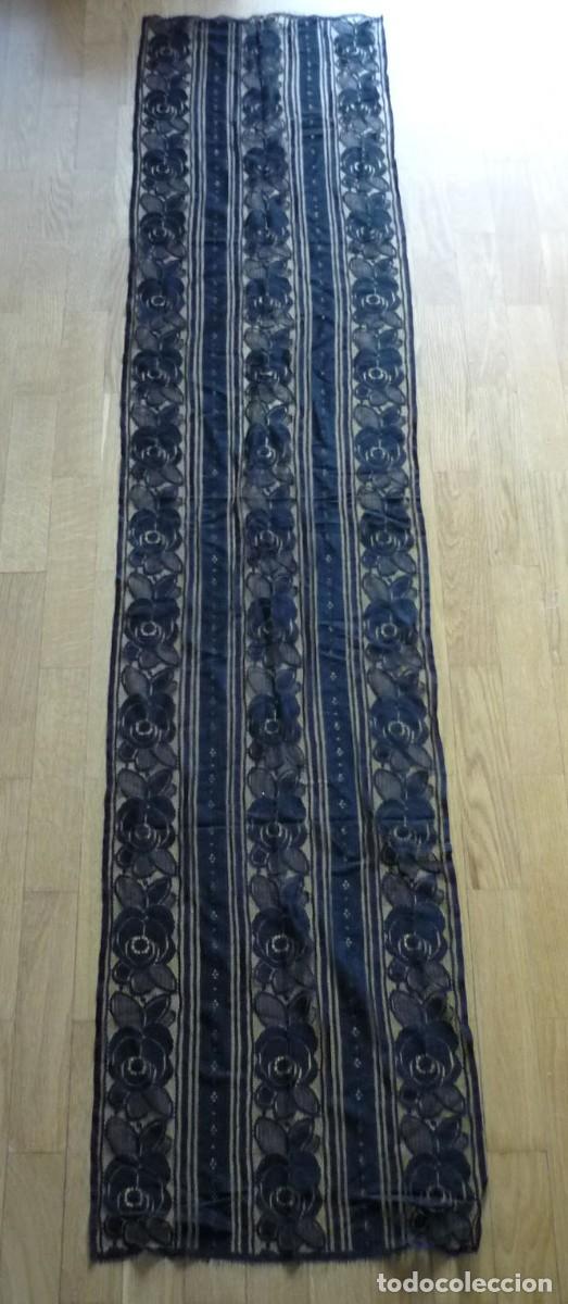 Antig&uuml;edades: Mantilla negra rectangular 36 x 163 cent&iacute;metros - Foto 2