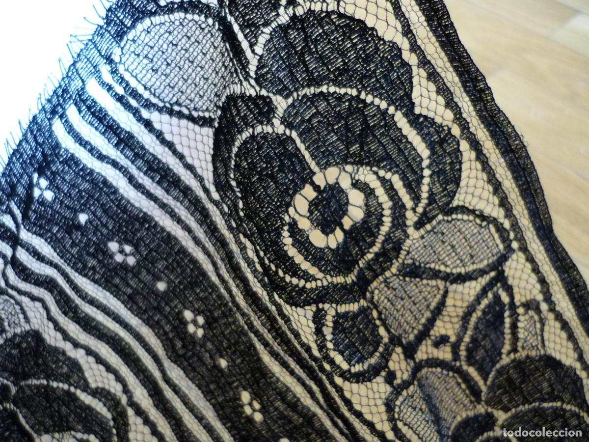 Antig&uuml;edades: Mantilla negra rectangular 36 x 163 cent&iacute;metros - Foto 7