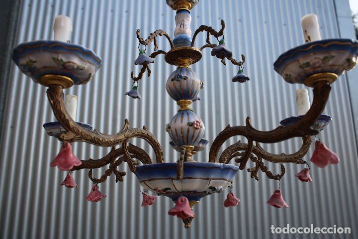 Antig&uuml;edades: lampara de techo en bronce y porcelana - Foto 2