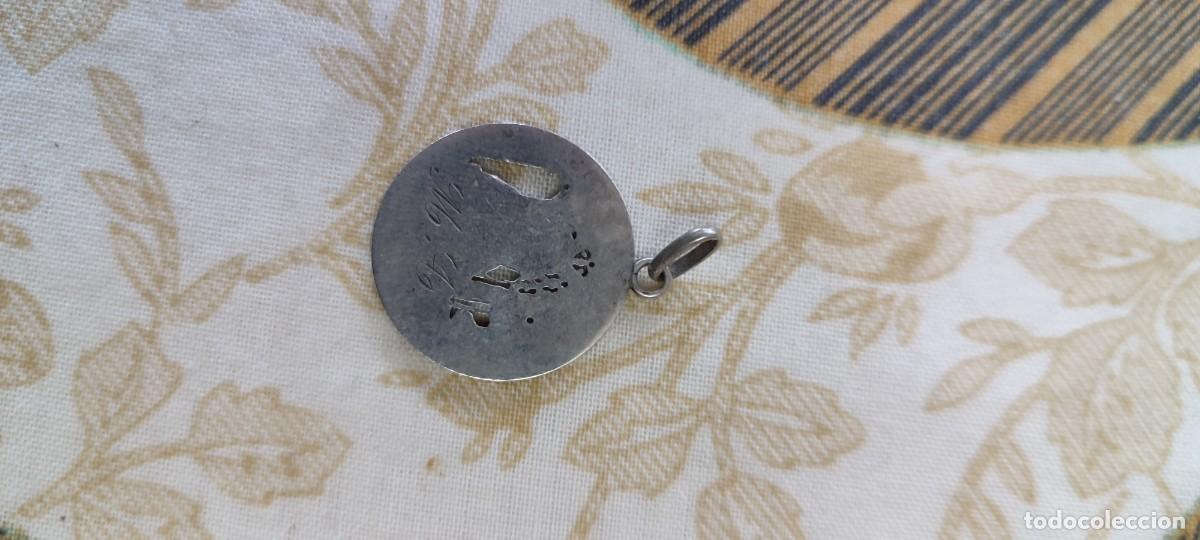 Antig&uuml;edades: Medalla religiosa plata calada - Foto 2