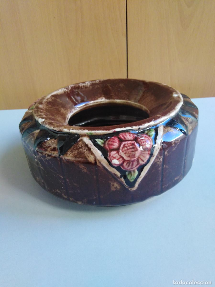 Antig&uuml;edades: Escupidera de cer&aacute;mica - Foto 1