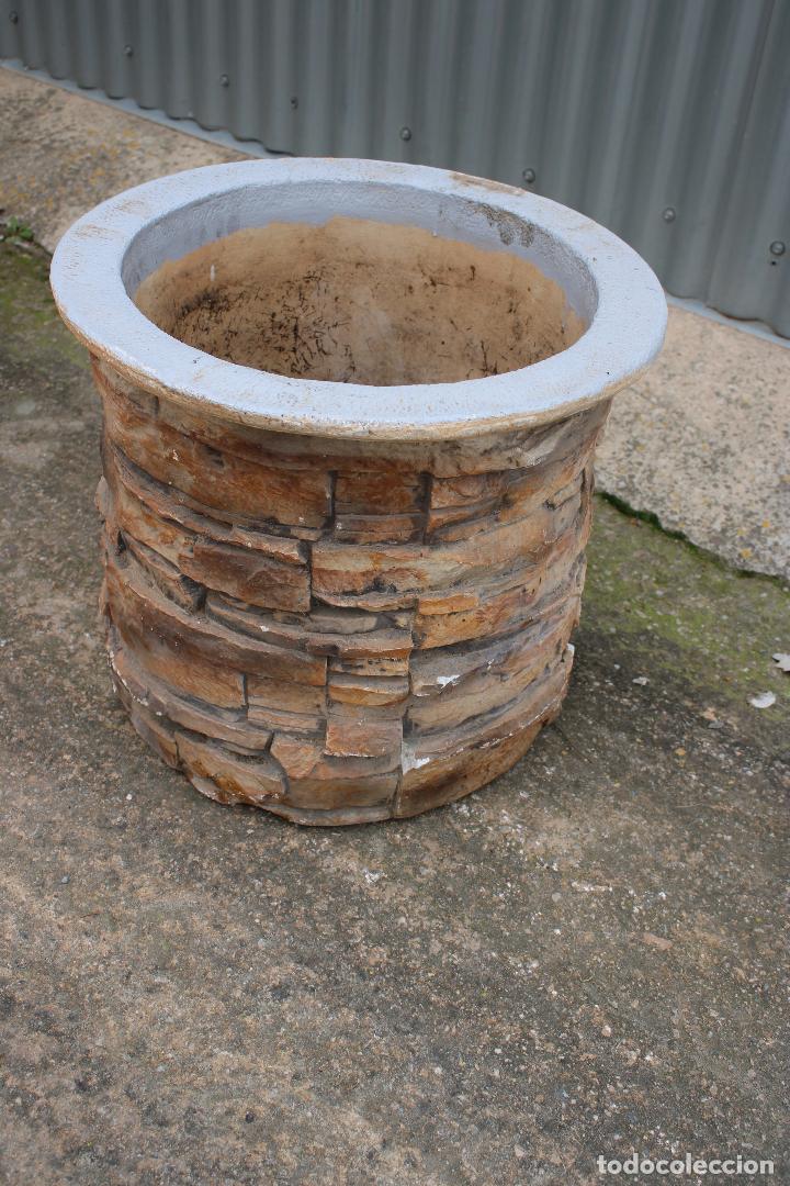 Antig&uuml;edades: macetero de piedra artificial - Foto 4