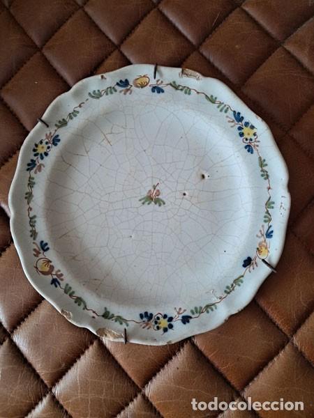 Antig&uuml;edades: PLATO DE ALCORA - RAMILLETE, S. XIX - Foto 1