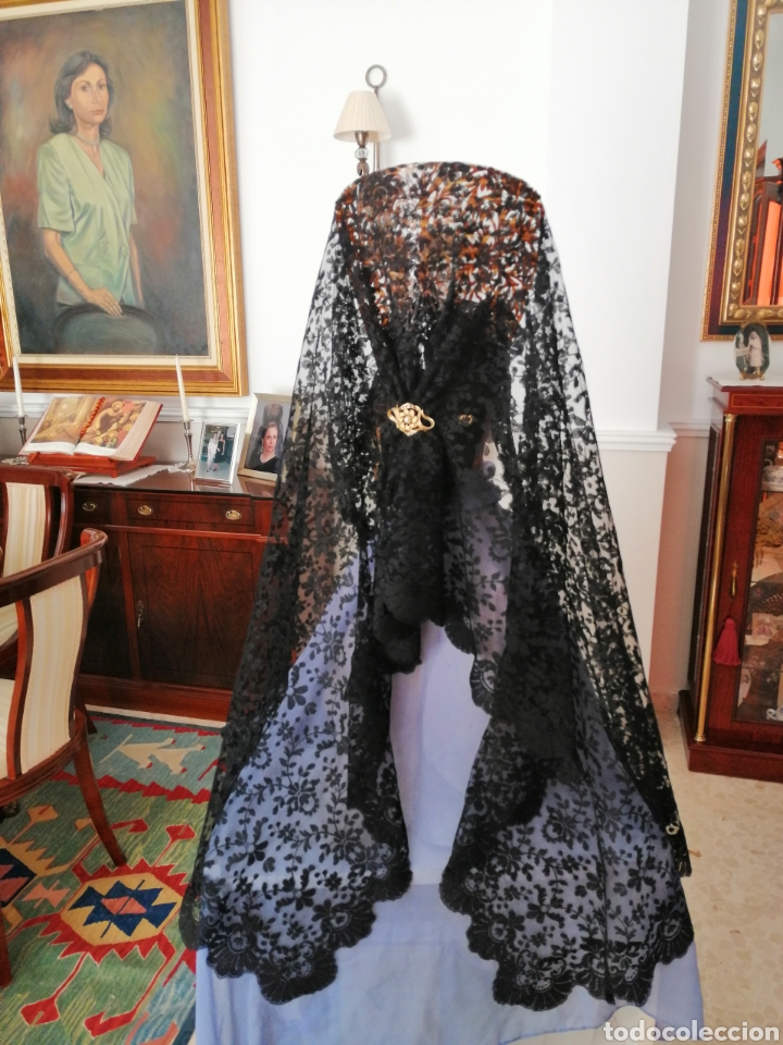 Antig&uuml;edades: Antigua mantilla de Chantilly - Foto 3