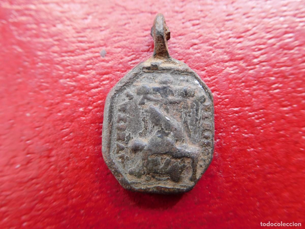 Antig&uuml;edades: Medalla religiosa de bronce antigua - Foto 2