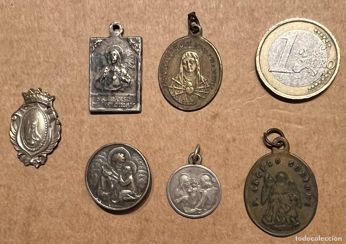 Antig&uuml;edades: Lote de medallas religiosas - Foto 1