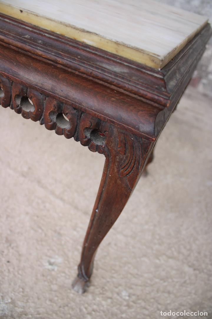 Antig&uuml;edades: mesa baja de madera con tablero de marmol - Foto 3