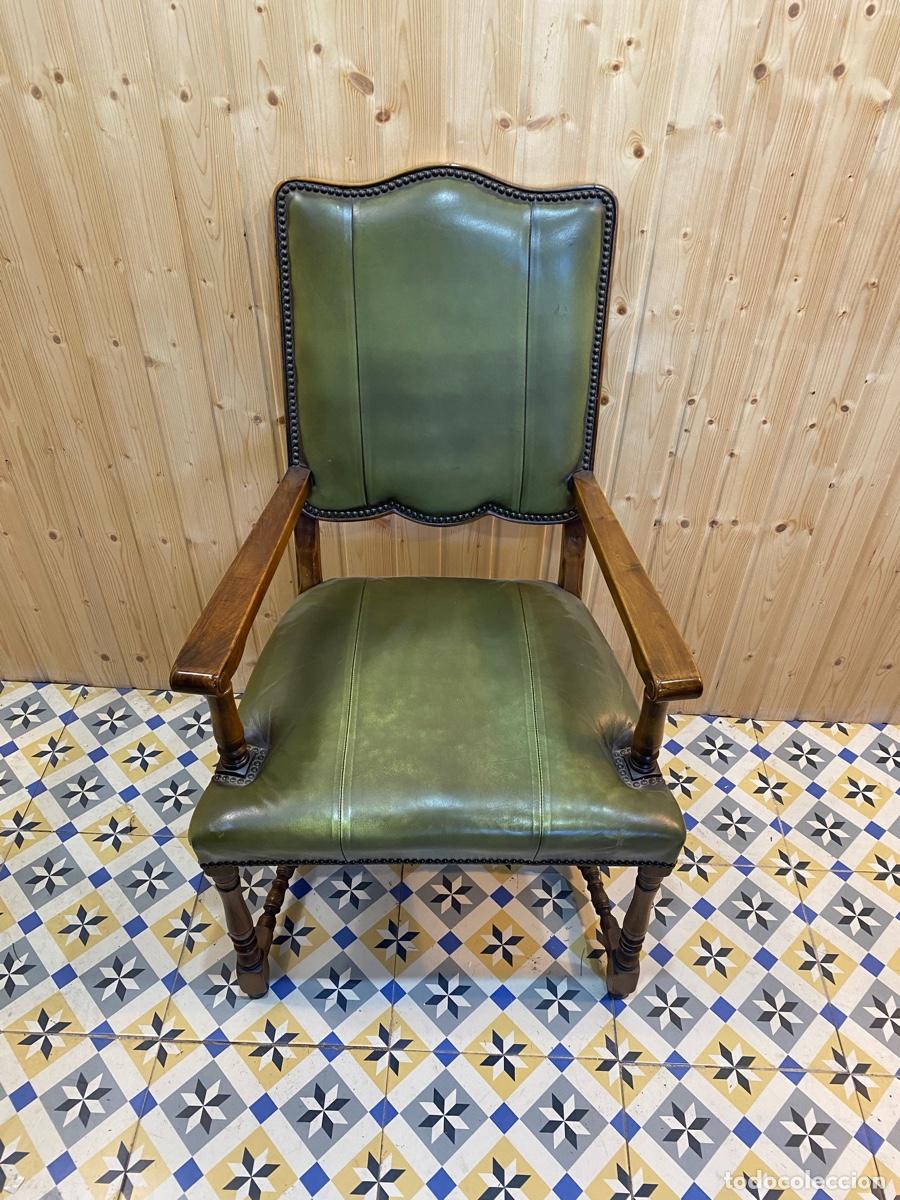Antig&uuml;edades: SILLON DE NOGAL EN PIEL - Foto 3
