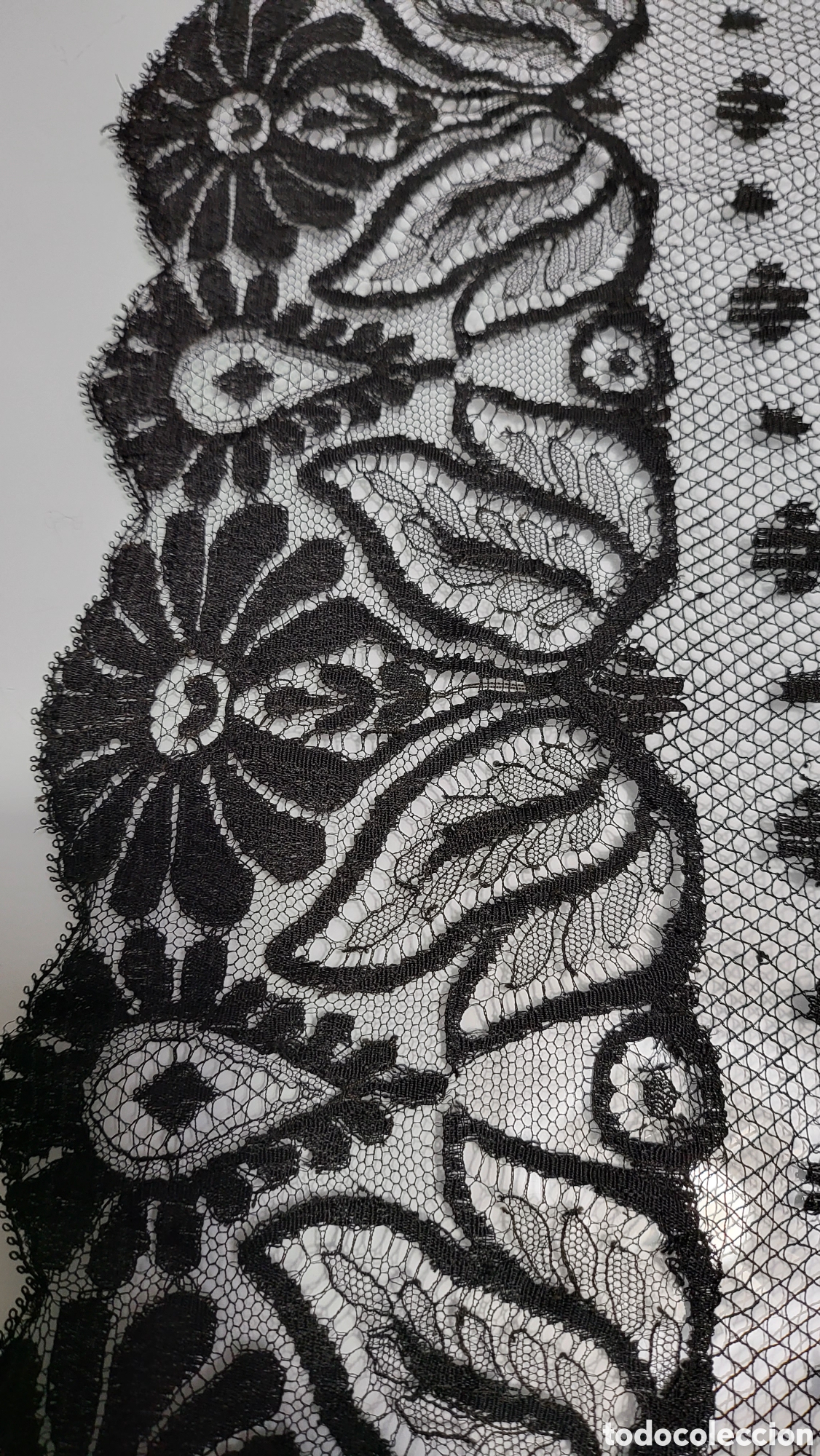 Antig&uuml;edades: ANTIGUA MANTILLA DE ENCAJE - Foto 3