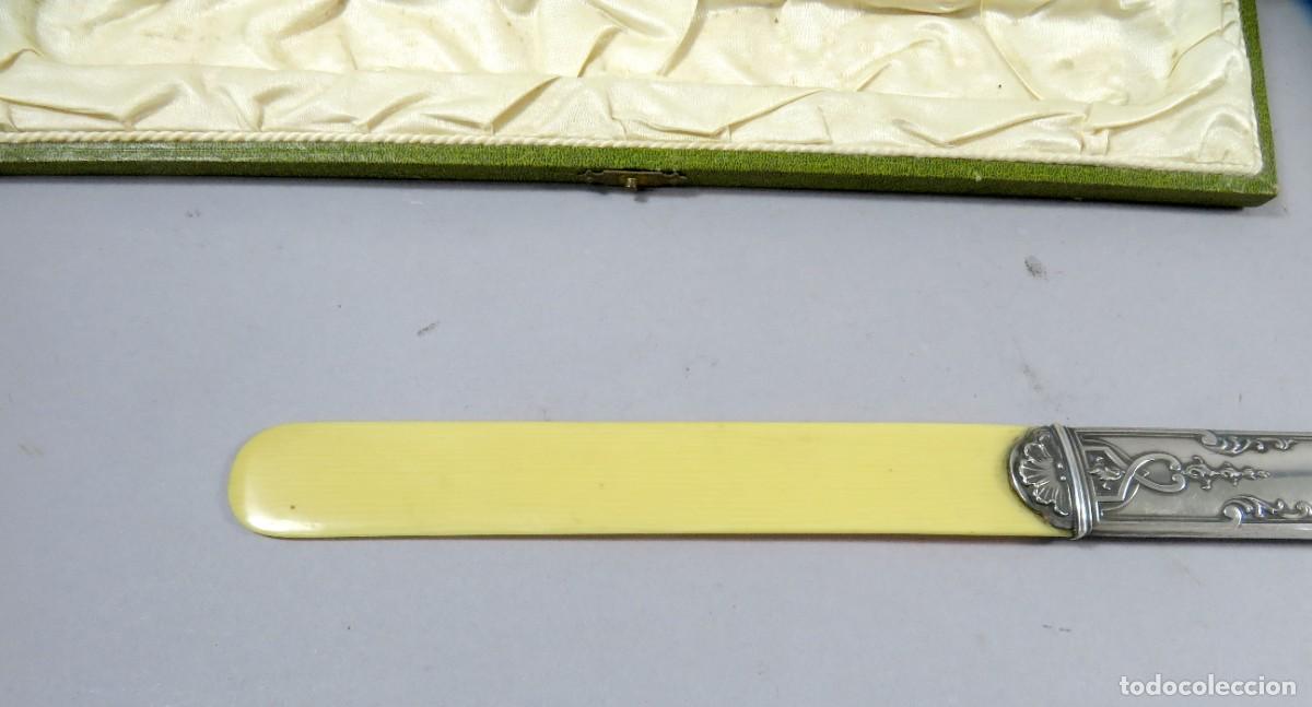 Antig&uuml;edades: Plegadera Mongrand con mango de plata en estuche original Ff s.XIX - Foto 8