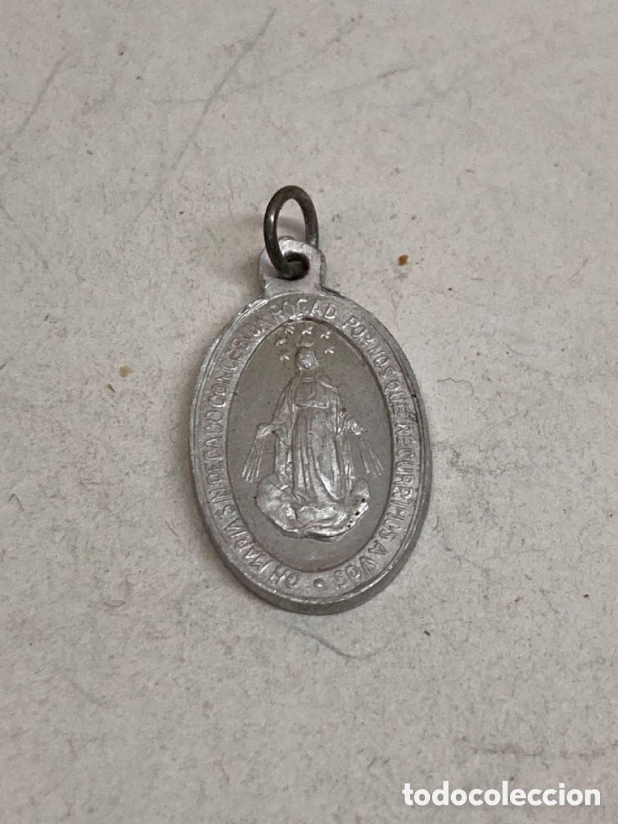 Antig&uuml;edades: Colgante de metal religioso - Foto 1