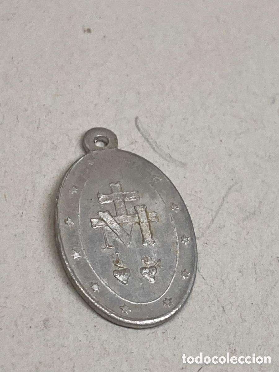 Antig&uuml;edades: Medalla de metal religioso - Foto 2