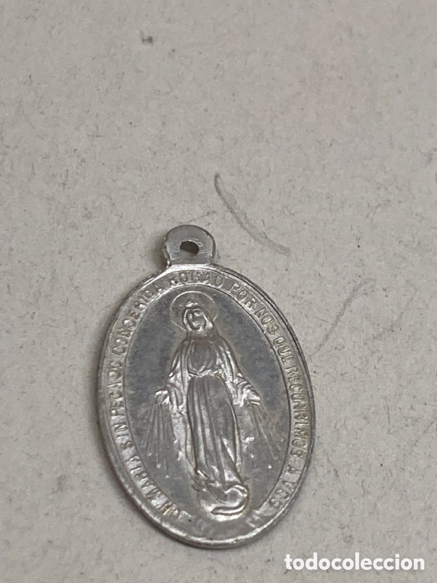 Antig&uuml;edades: Medalla de metal religioso - Foto 1