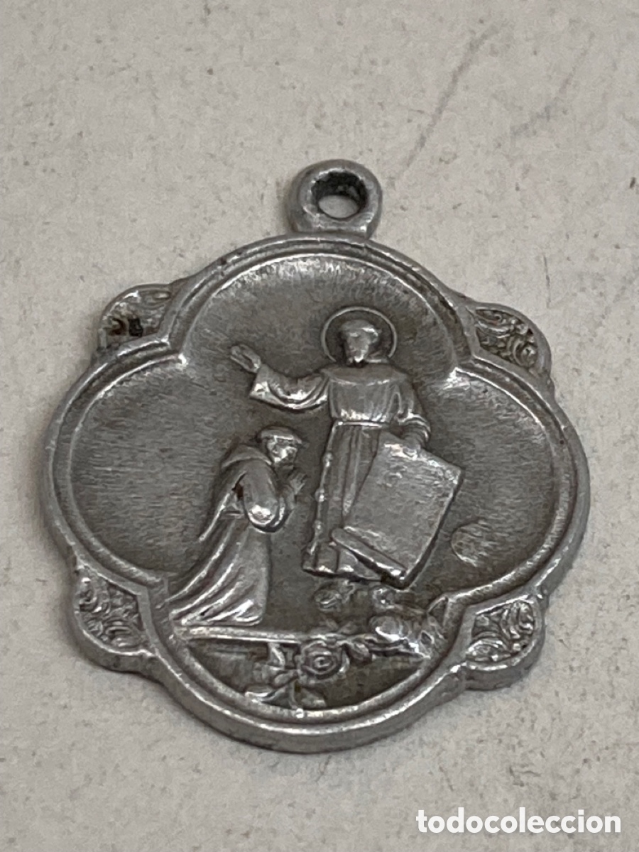 Antig&uuml;edades: Medalla met&aacute;lica religiosa - Foto 1