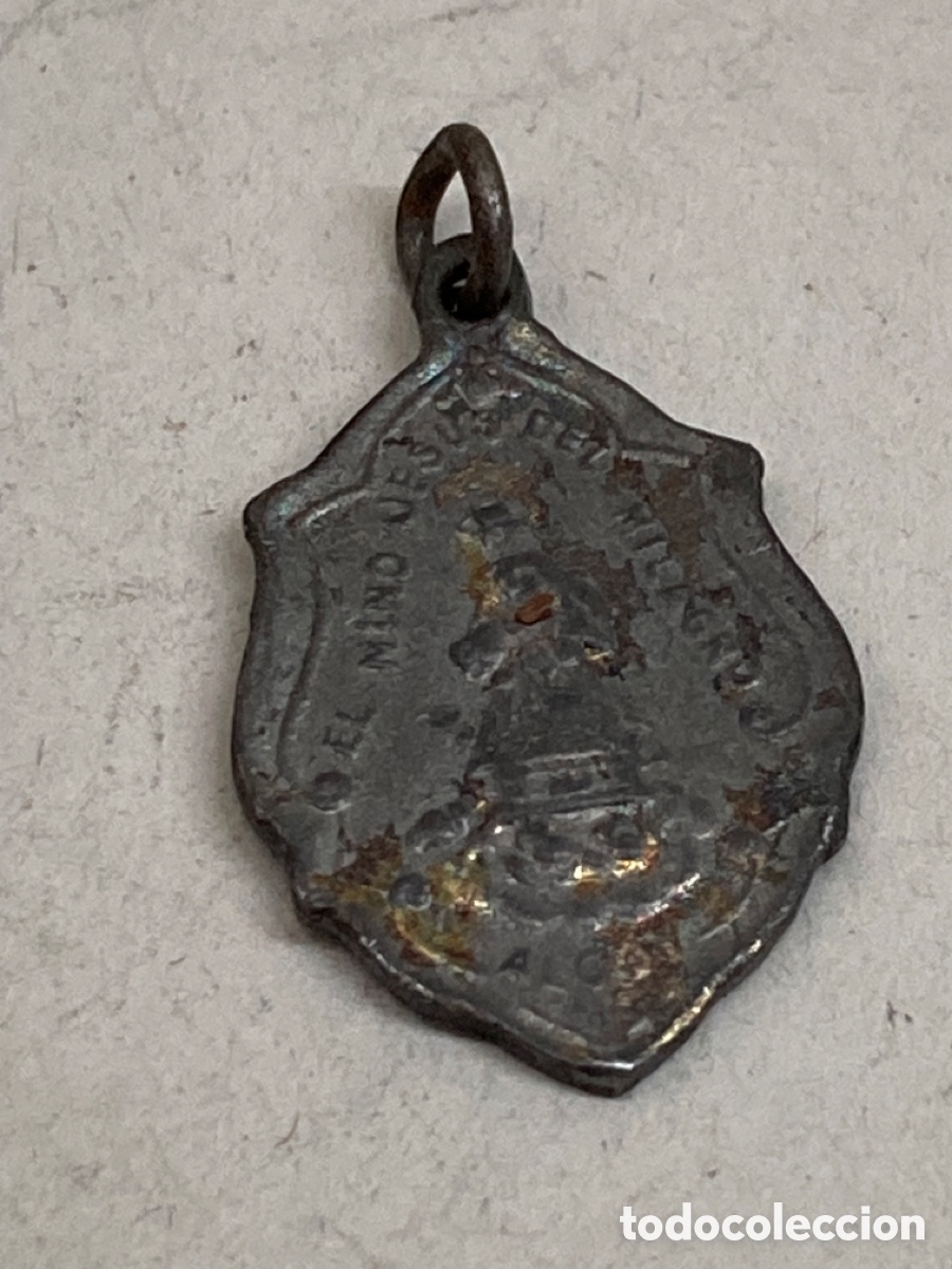 Antig&uuml;edades: Medalla religiosa met&aacute;lica - Foto 2