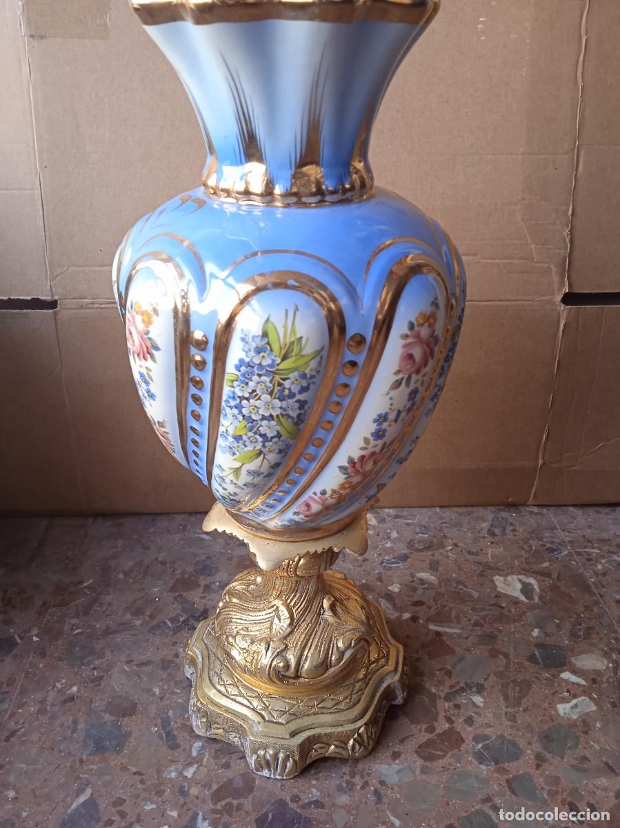 Antig&uuml;edades: Jarr&oacute;n de porcelana y bronce - Foto 1