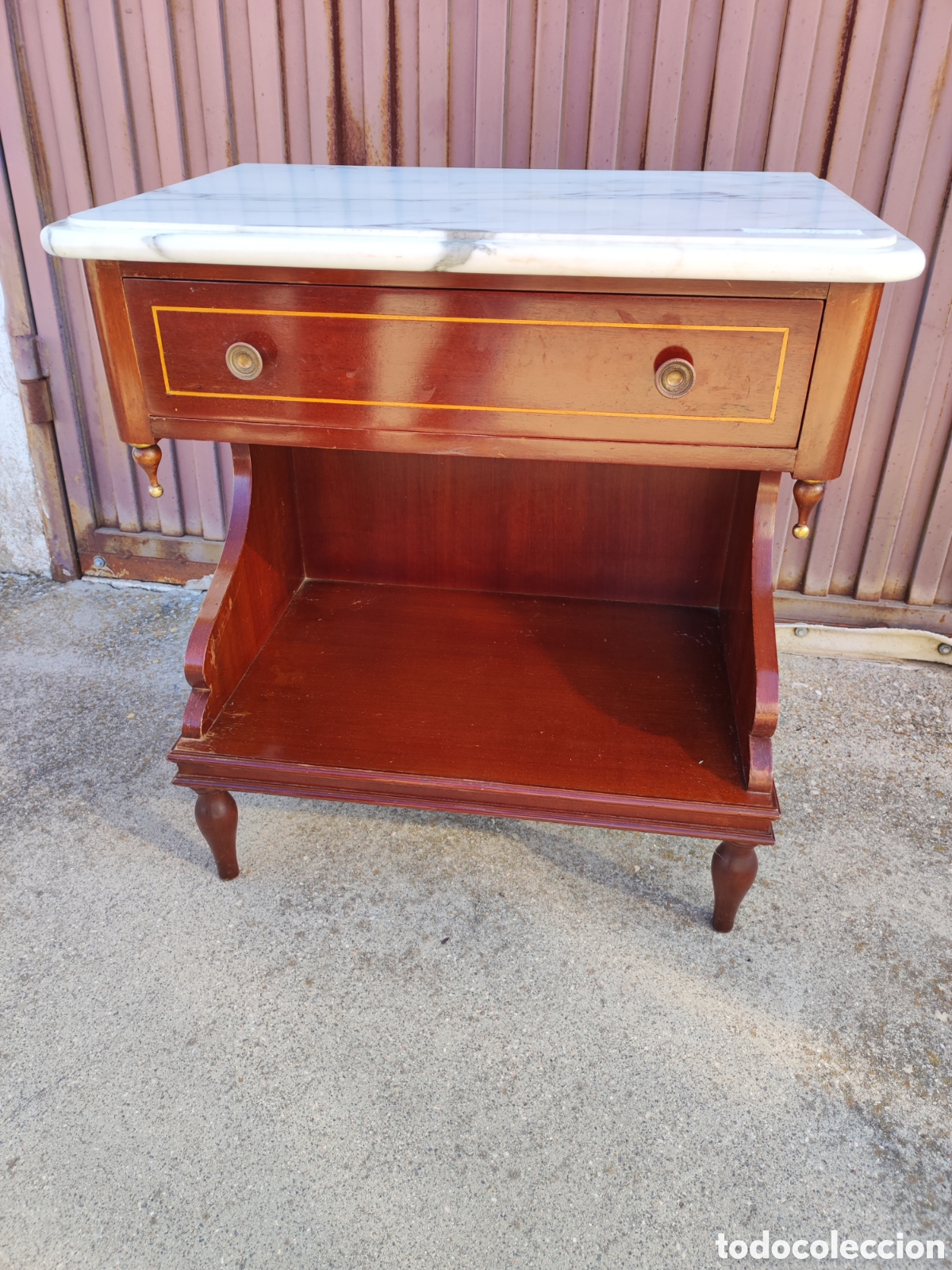 Antig&uuml;edades: Mesa auxiliar. - Foto 1