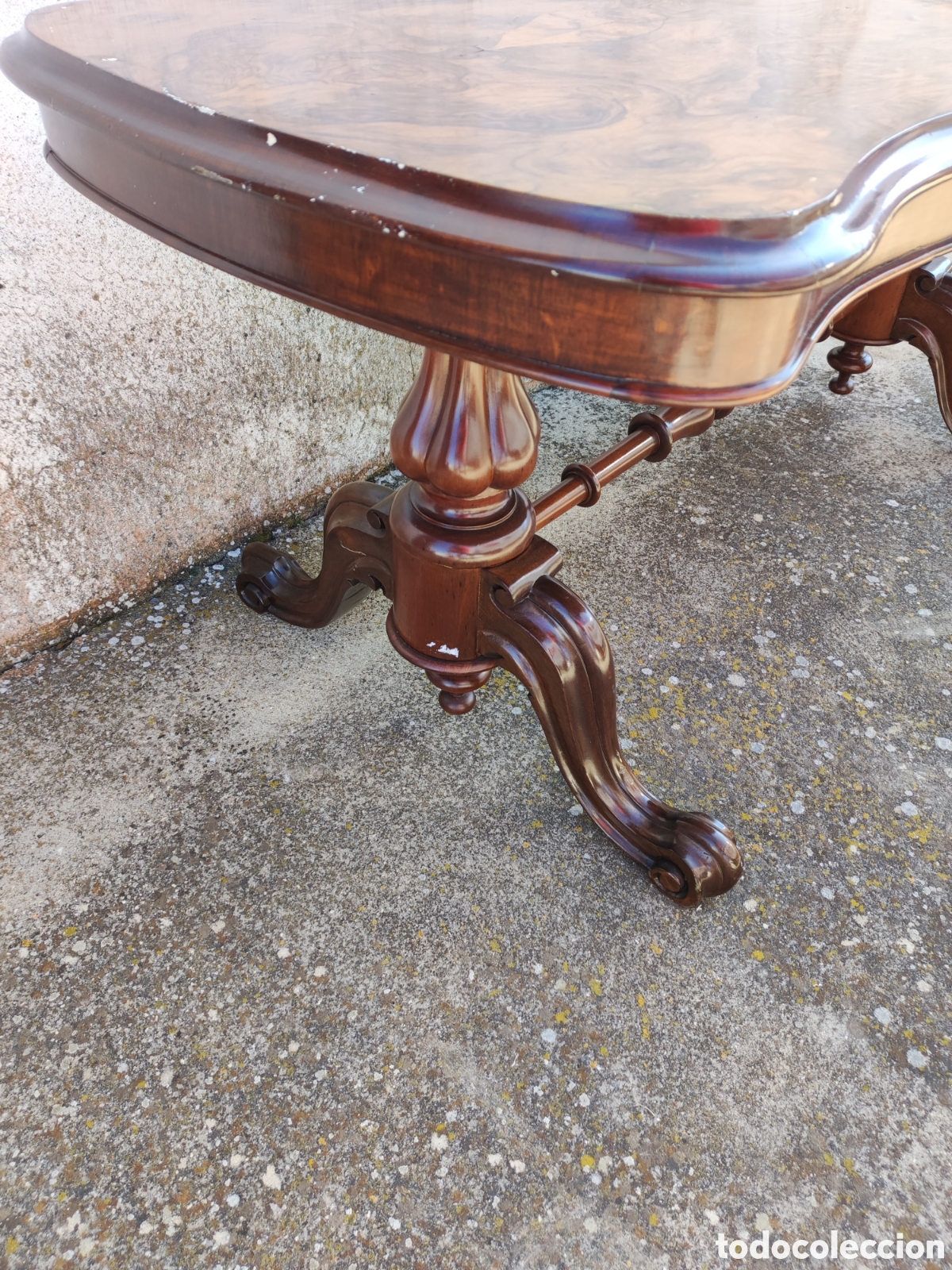 Antig&uuml;edades: Mesa centro ra&iacute;z y caoba - Foto 3
