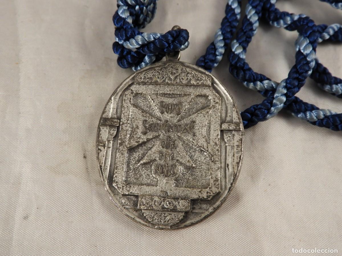 Antig&uuml;edades: MEDALLA DE LA HERMANDAD DE SAN ISIDRO CON CORDON - Foto 3