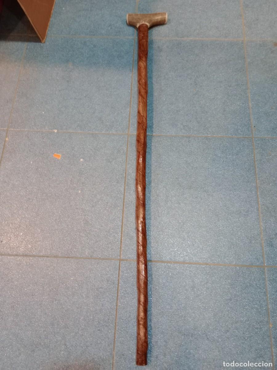 Antig&uuml;edades: bast&oacute;n con mango de asta - Foto 1
