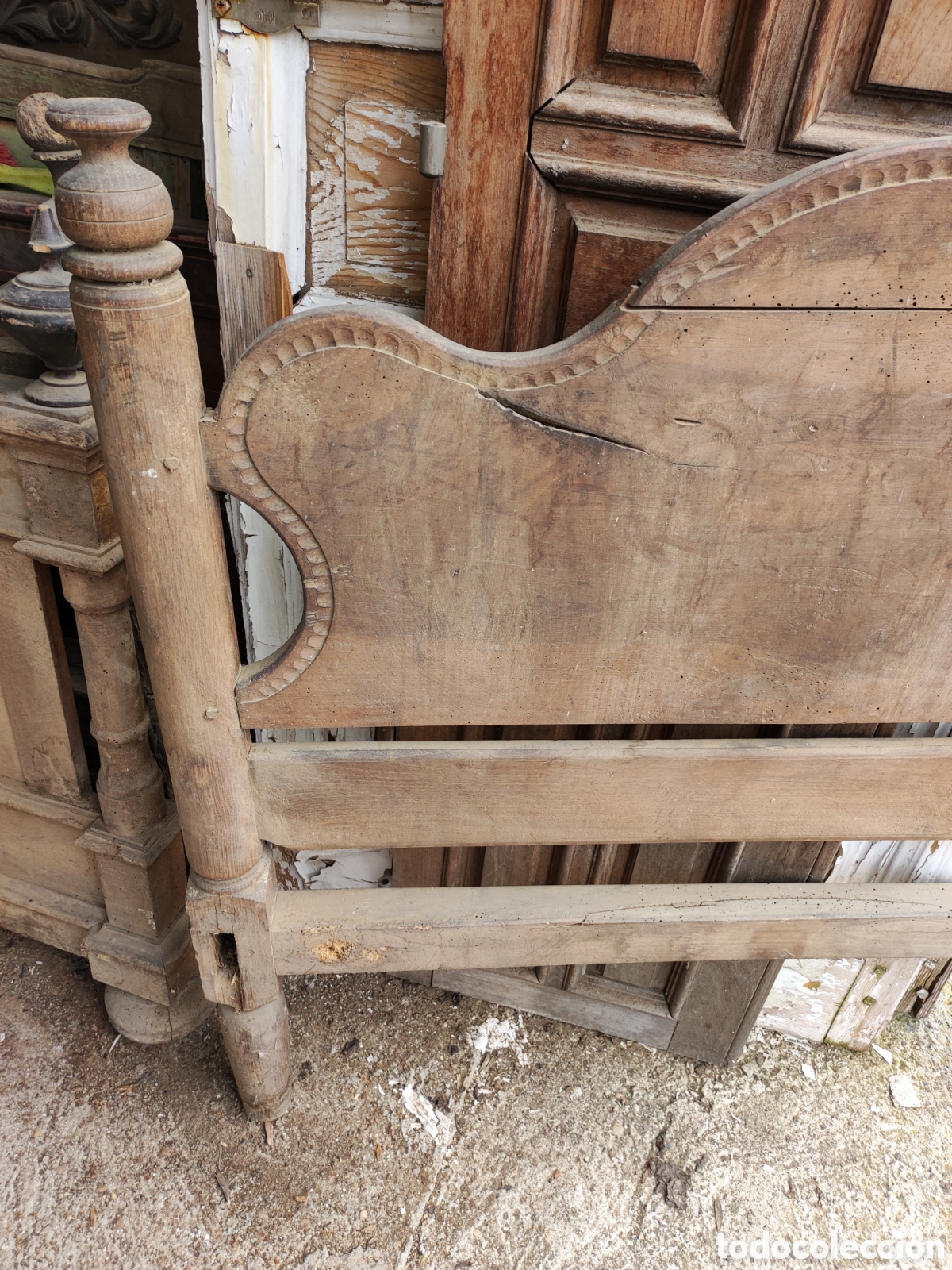 Antig&uuml;edades: Cabecero de cama para restaurar - Foto 2