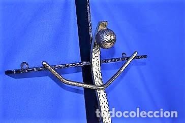 Antig&uuml;edades: Crucificado modernista en hierro forjado - Foto 7