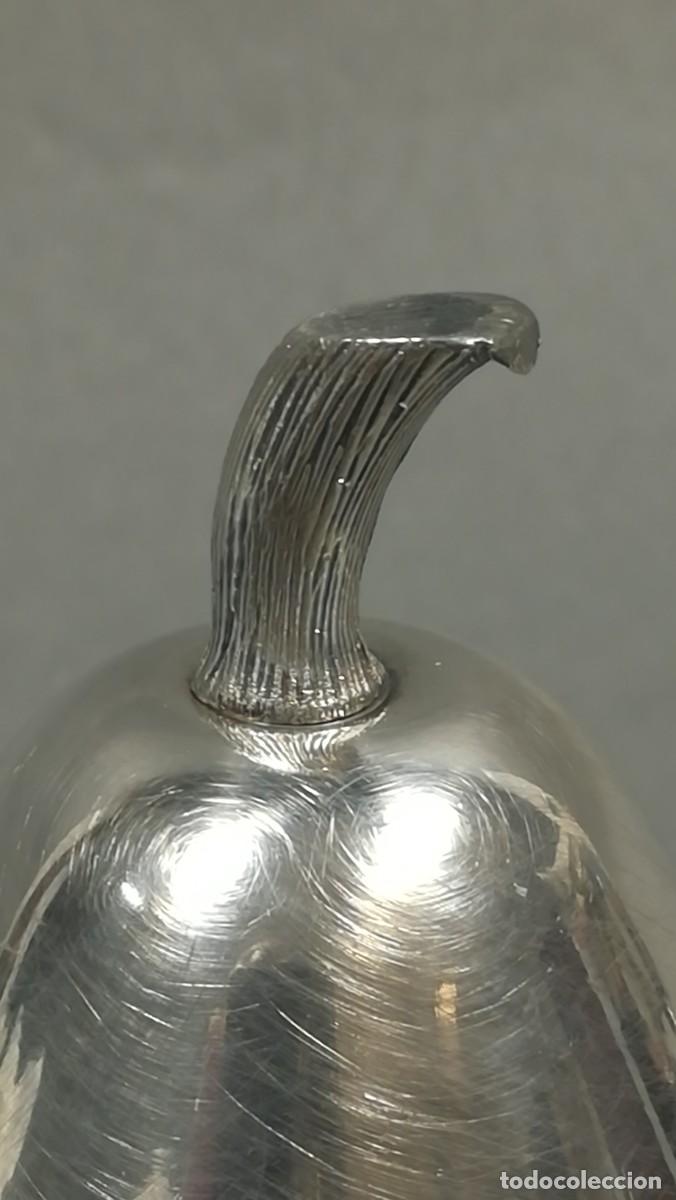 Antig&uuml;edades: CUENCO FORMA PERA DE METAL PLATEADO MARCA MENESES - Foto 2
