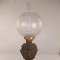 Antigüedades: LAMPARA QUINQUE - CRISTAL Y METAL EXCELENTE OBJETO DE DECORACION. Lote 396352999
