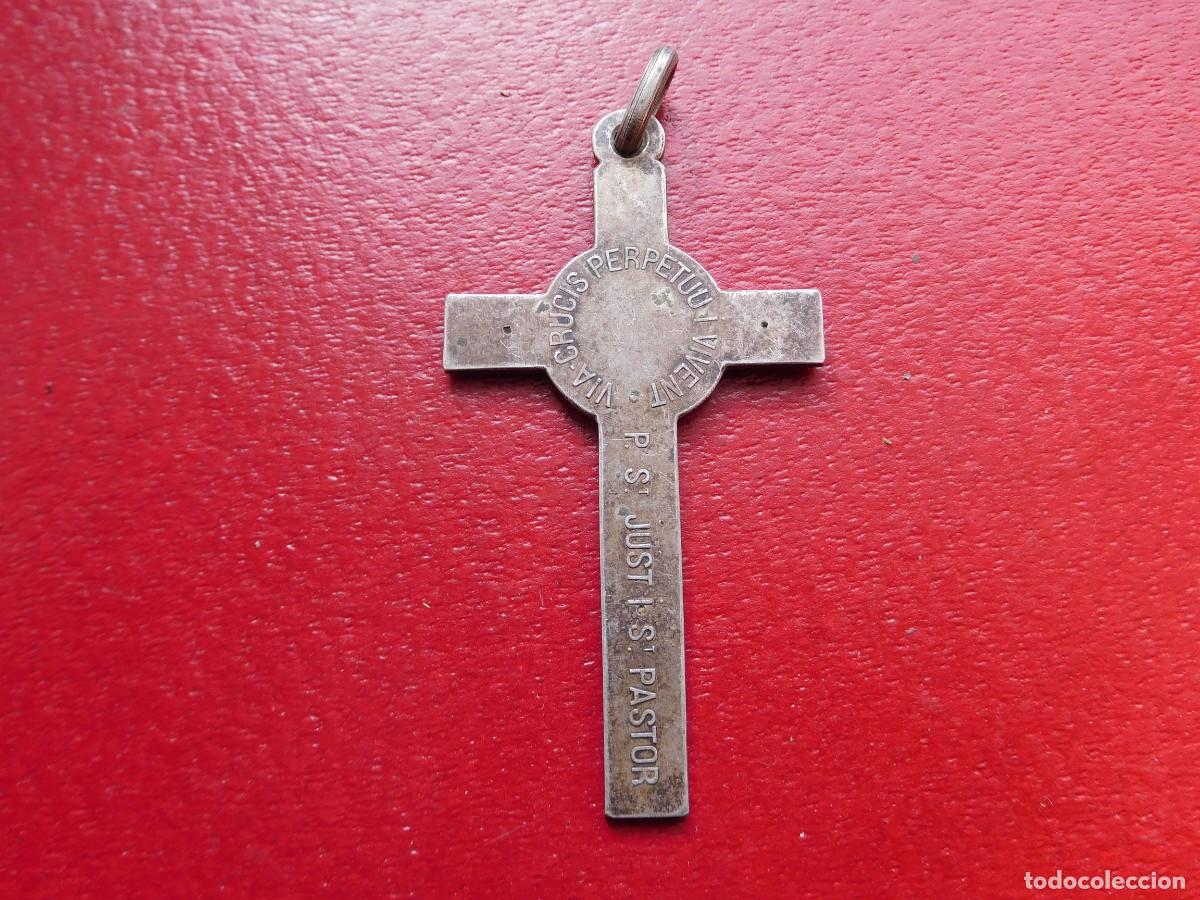 Antig&uuml;edades: Cruz antigua de bronce plateado - Foto 4