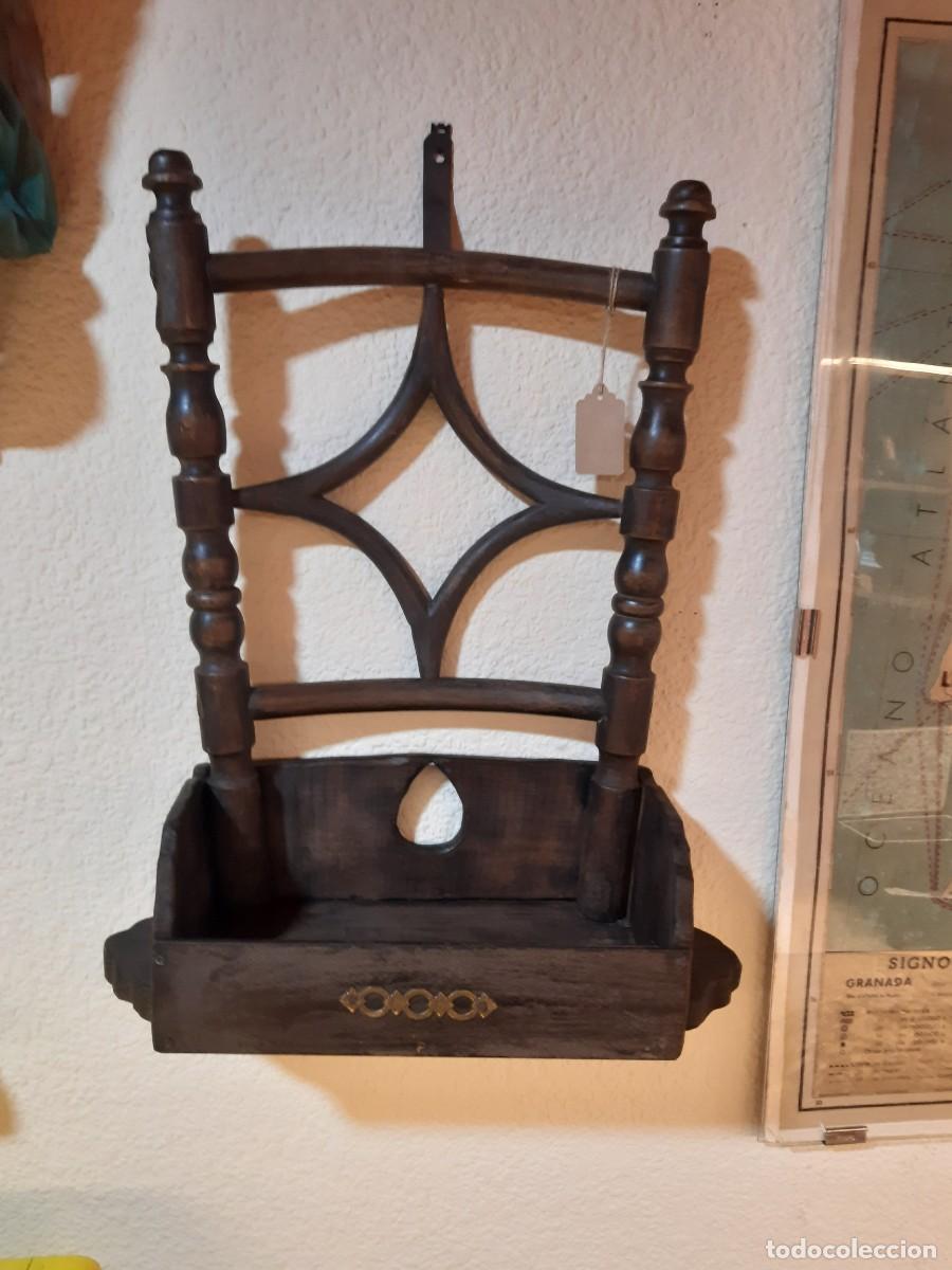 Antig&uuml;edades: MUEBLE SINGULAR HECHO CON RESTOS DE SILLA - Foto 1
