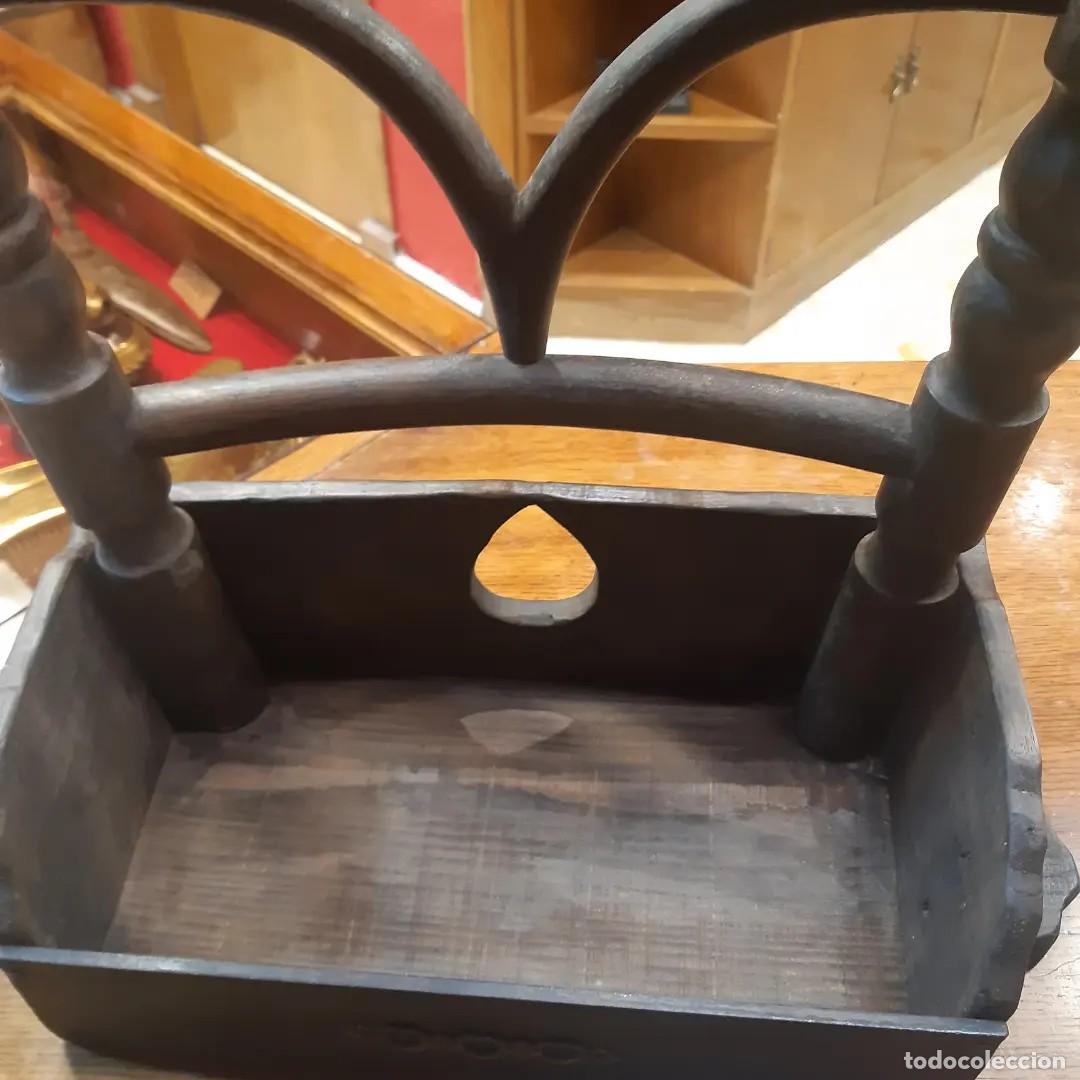 Antig&uuml;edades: MUEBLE SINGULAR HECHO CON RESTOS DE SILLA - Foto 3