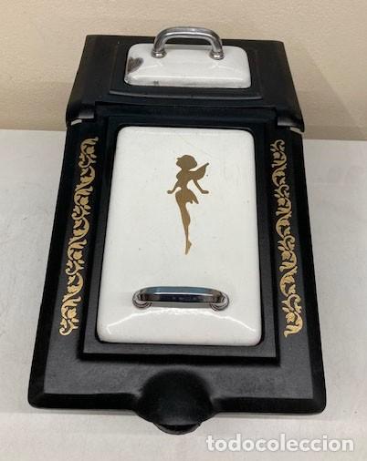 Antig&uuml;edades: Carbonera de hierro esmaltada blanca - Foto 1